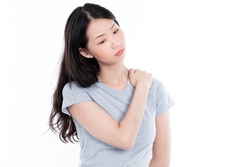 足立区口コミNo.1の肩こり整体ならファミリア整骨院